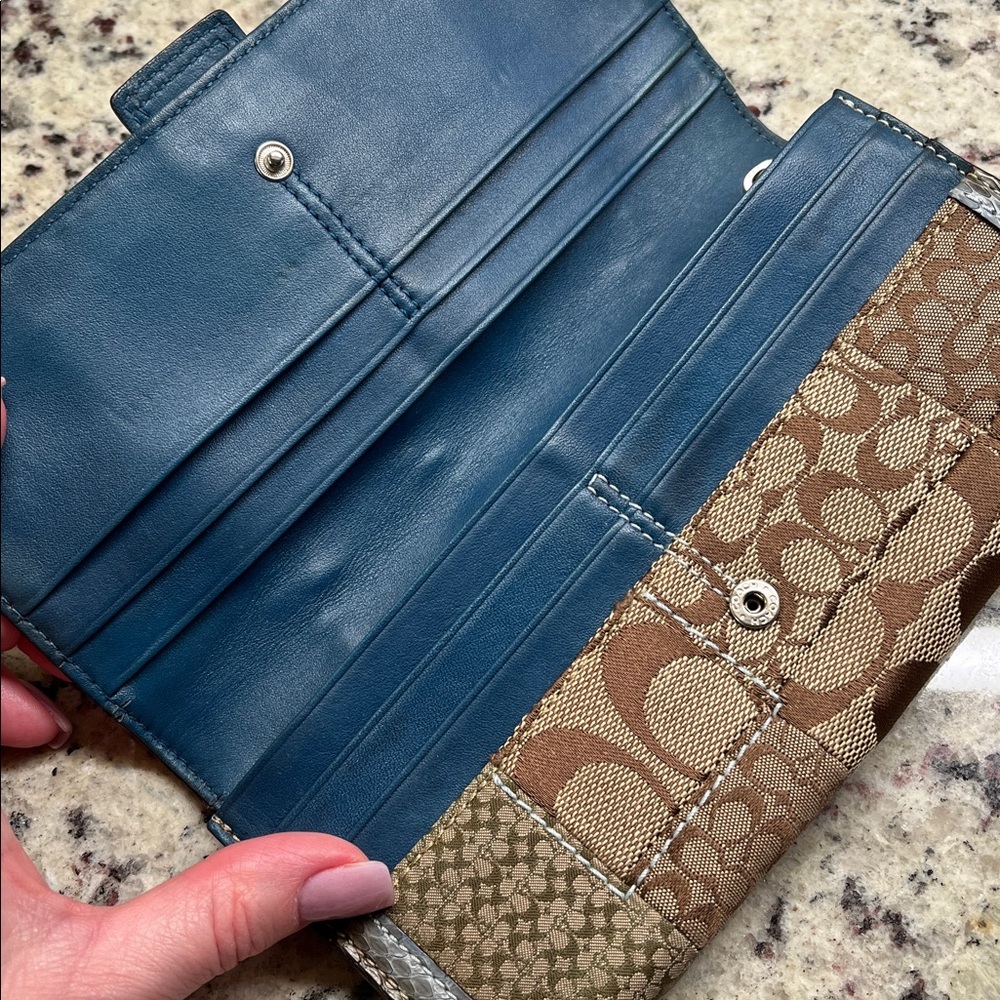 Coach Vintage Patchwork Soho Wallet EUC - image 6
